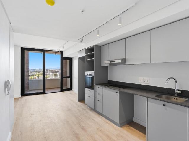 Apartment to rent in Paarden Eiland, Cape Town