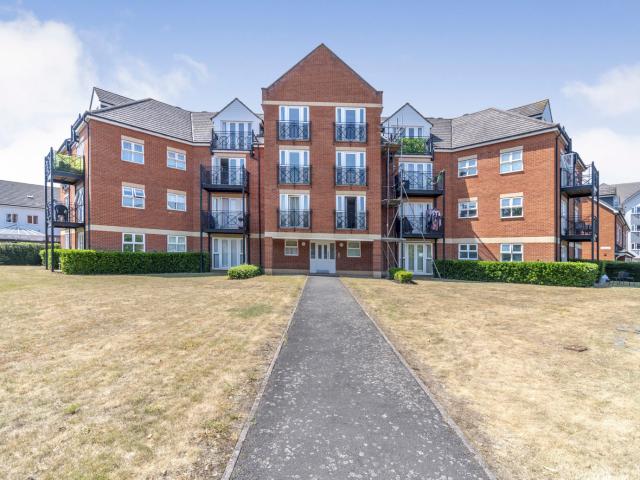 Apartment to rent in Palgrave Road, Bedford, Bedfordshire, MK42 | Leaders