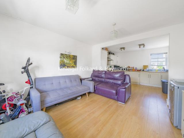 apartment to rent in Park Road, Bromley, Kent, BR1