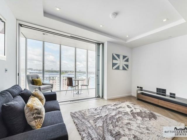 Apartment to rent in Pearce House, Battersea Power Station, SW11