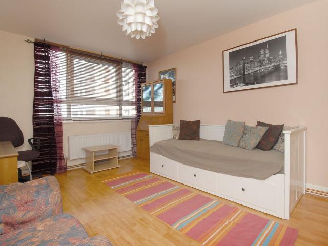 apartment to rent in Pincott Road, Wimbledon, London, SW19
