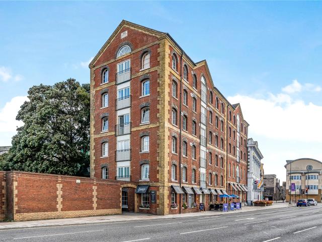Apartment to rent in Porters House, Town Quay, Southampton, SO14 | Leaders