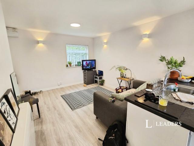Apartment to rent in Plumptre Way, Eastwood, Nottingham, Nottinghamshire, NG16 | Leaders