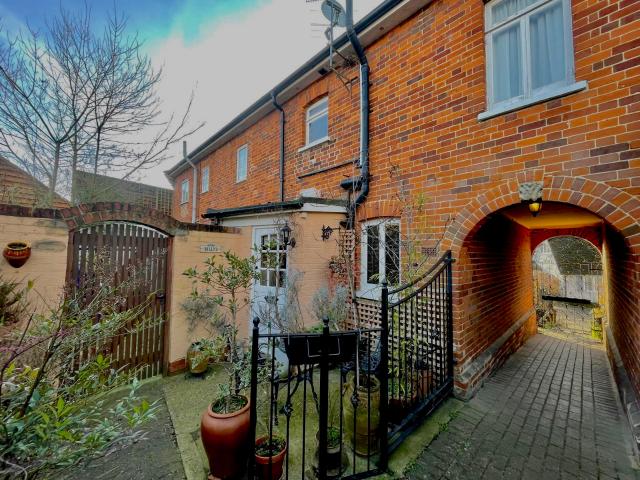Apartment to rent in Prospect Terrace, Kedington, Haverhill, CB9 | Leaders