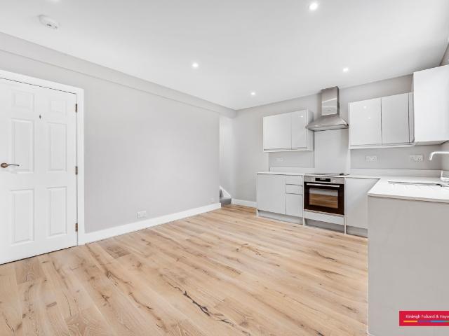 apartment to rent in Princedale Road, London, W11