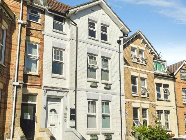 Apartment to rent in Purbeck Road, Bournemouth, BH2 | Leaders