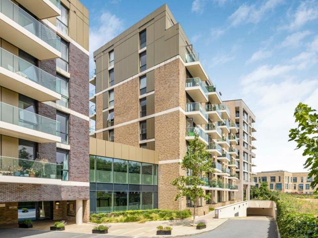 apartment to rent in Queenshurst Square, Kingston Upon Thames, Surrey, KT2