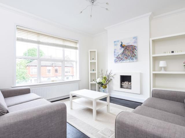 apartment to rent in Radbourne Road, Balham, London, SW12
