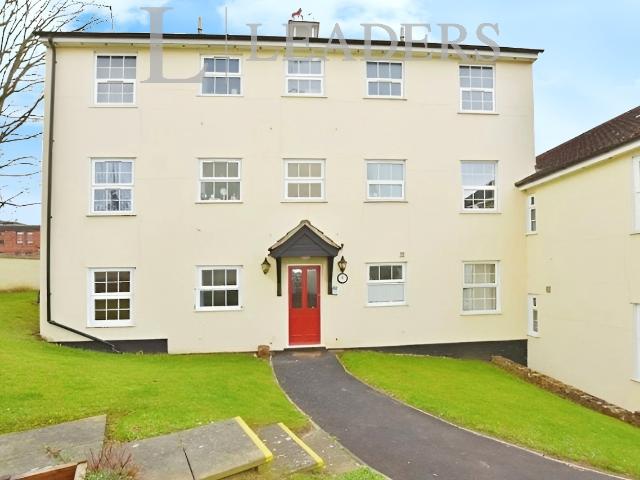 Apartment to rent in Red Lion Court, Bishops Stortford, CM23 | Leaders