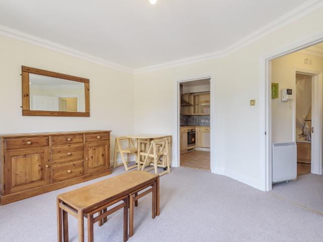 apartment to rent in Replingham Road, Southfields, London, SW18
