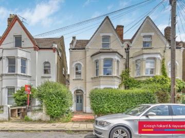 apartment to rent in Romola Road, Herne Hill, London, SE24