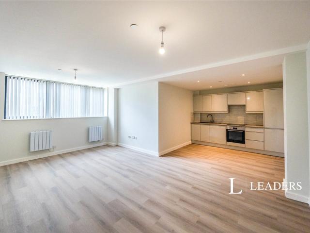 Apartment to rent in Roebuck House, Roebuck Close, Portsmouth, PO6 | Leaders