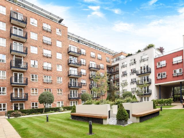apartment to rent in Royal Quarter, Seven Kings Way, Kingston upon Thames, KT2