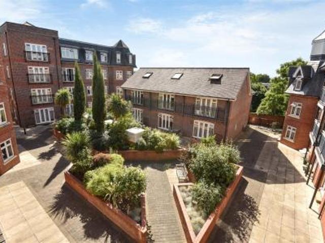 Apartment to rent in Royal Swan Quarter, Leret Way, Leatherhead, KT22 | Leaders
