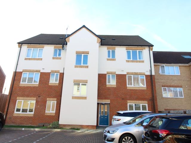 Apartment to rent in Sarum Road, Luton, Bedfordshire, LU3 | Leaders