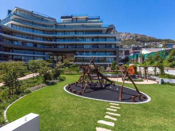 Apartment to rent in Sea Point