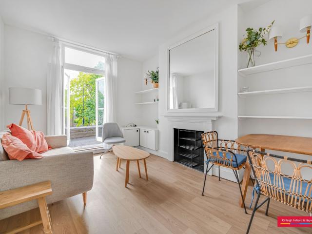 apartment to rent in Shepherds Bush Road, Brook Green, London, W6