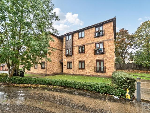 apartment to rent in Sheridan Way, Beckenham, Kent, BR3