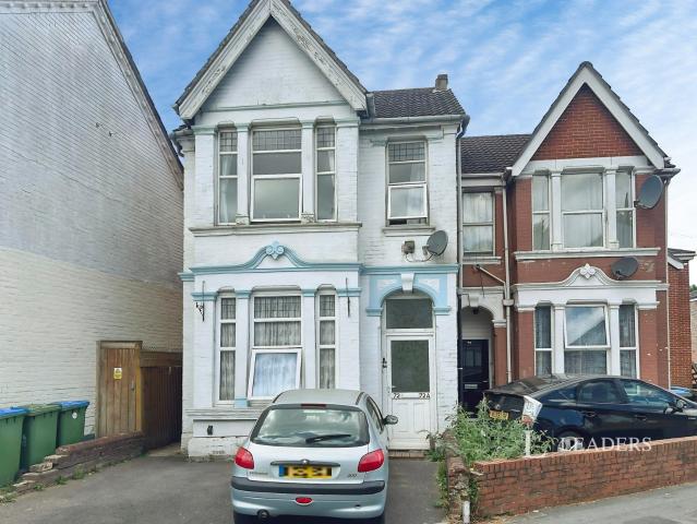 Apartment to rent in Shirley Road, Southampton, Hampshire, SO15 | Leaders