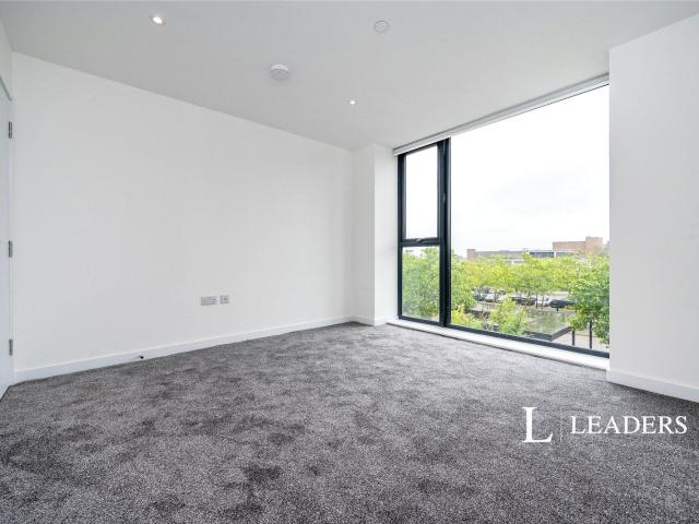 Apartment to rent in Silbury Boulevard, Milton Keynes, Buckinghamshire, MK9 | Leaders