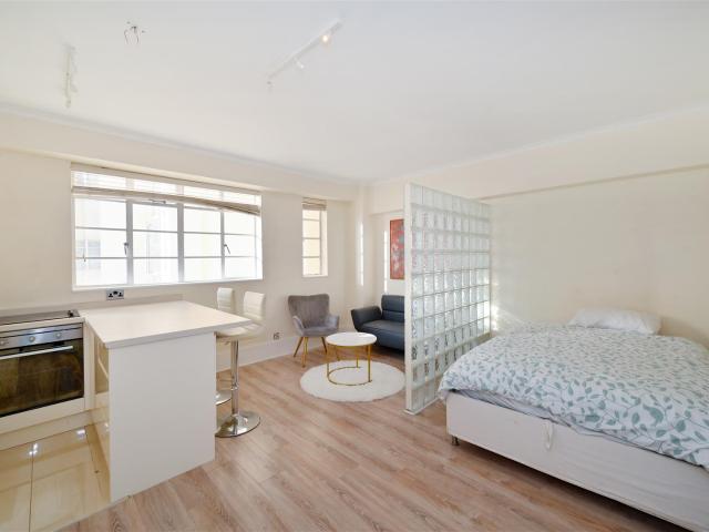 Apartment to rent in Sloane Avenue Mansions