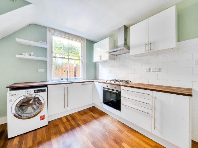 apartment to rent in St. Albans Avenue, Chiswick, London, W4