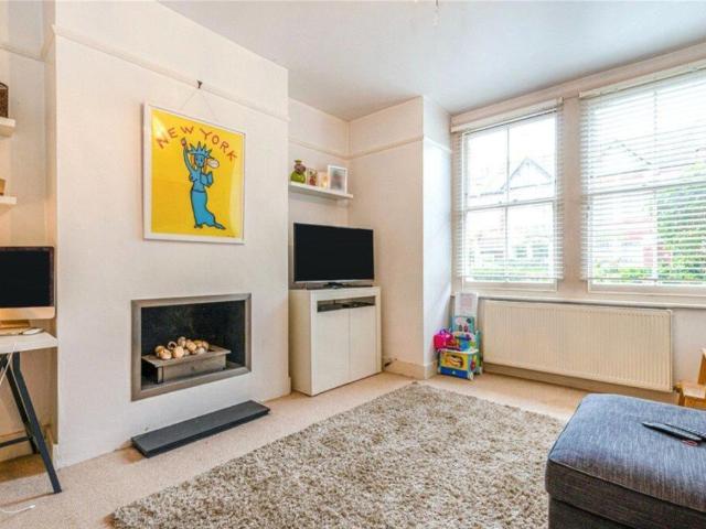 apartment to rent in St. Albans Avenue, London, W4