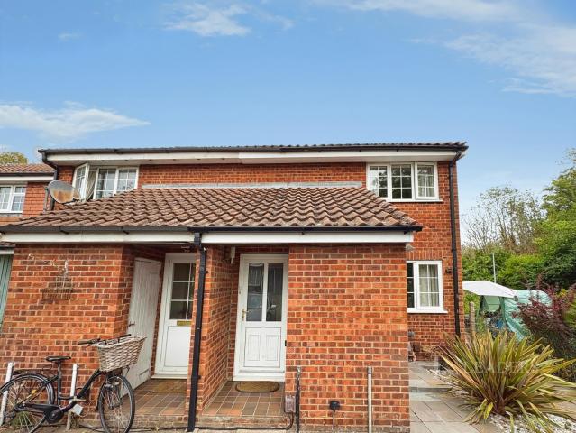 Apartment to rent in St. Bedes Gardens, Cambridge, Cambridgeshire, CB1 | Leaders