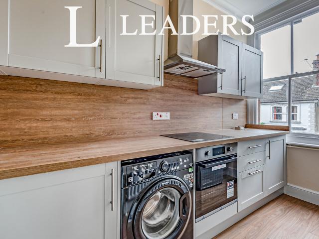 Apartment to rent in St. James Road, East Grinstead, RH19 | Leaders