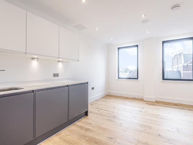 apartment to rent in St Johns Hill, London, SW11