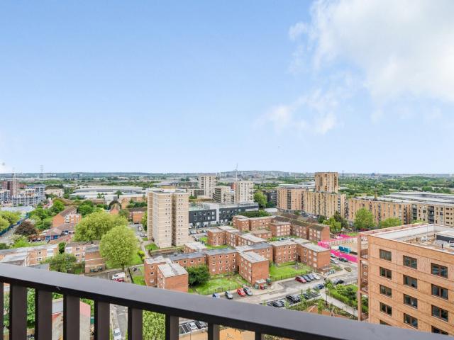 apartment to rent in St Pauls Road, Barking, London, IG11