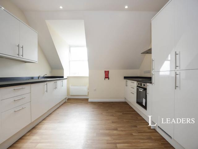 Apartment to rent in St. Peters Gardens, Marefair, Northampton, Northamptonshire, NN1 | Leaders
