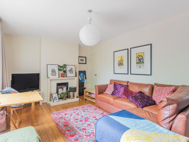 apartment to rent in St. Saviours Estate, London, SE1