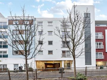 Apartment to rent in Station Approach, Epsom, KT19 | Leaders