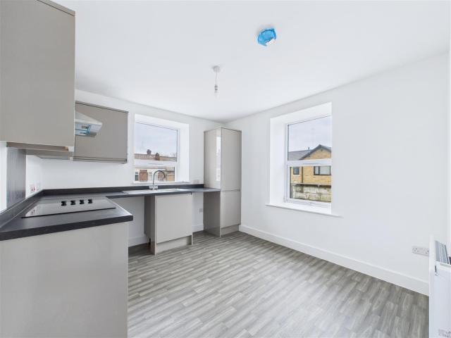 apartment to rent in Station Street, Swinton