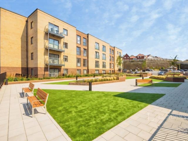 Apartment to rent in Stirling Drive, Luton, Bedfordshire, LU2 | Leaders