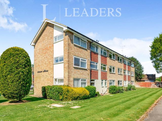 Apartment to rent in Stuart House, York Close, Horsham, RH13 | Leaders