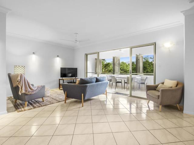 apartment Unit 1629/2 10 Greenslopes Street, Cairns North