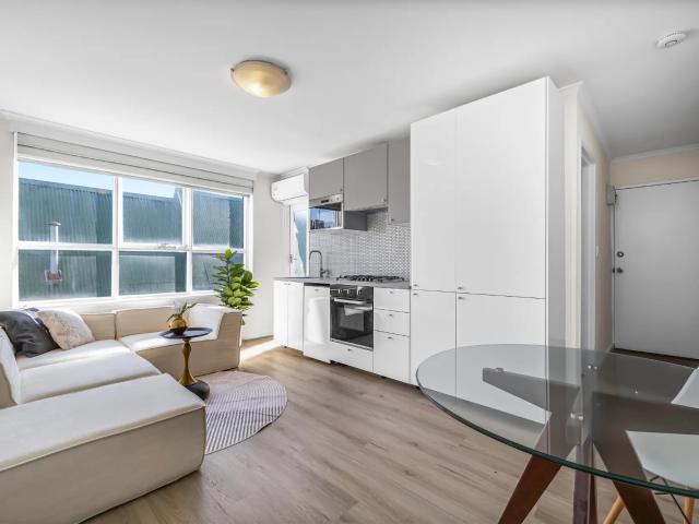 apartment Unit 17/315 Flemington Road, North Melbourne