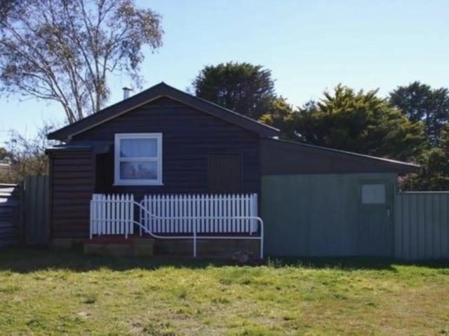 apartment Unit 2/4 Roberson Street, Berridale
