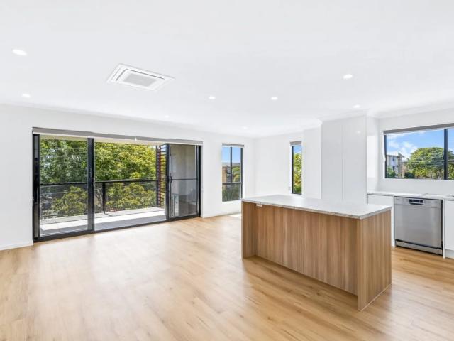apartment Unit 37/11 15 Kitchener Street, Coorparoo
