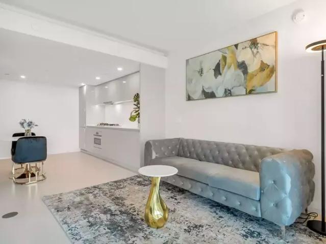 Apartment Vancouver BC 105377820