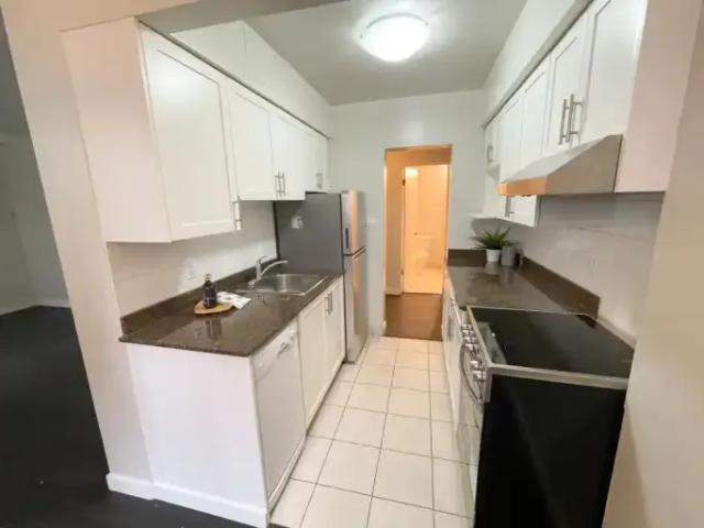 Apartment Vancouver BC 105543085