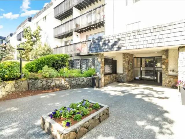 Apartment Victoria BC 105226470