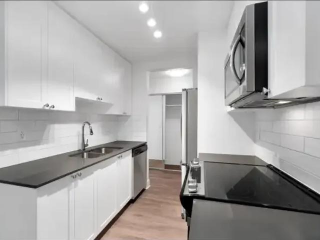 Apartment Victoria BC 105486081