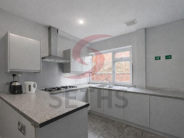 apartment Victoria Park Road Leicester, LE2