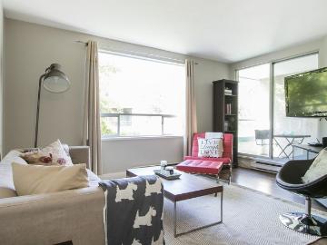 Greater Vancouver - Air conditioning, Equipped kitchen