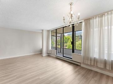 Apartment/Condo For Rent in Ambleside, West Vancouver
