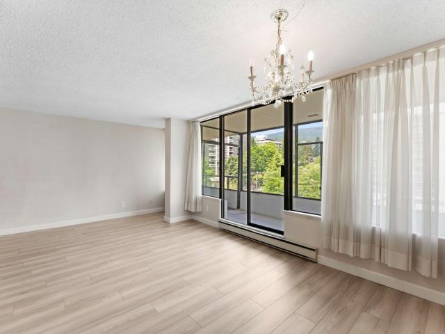 Apartment/Condo For Rent in Ambleside, West Vancouver