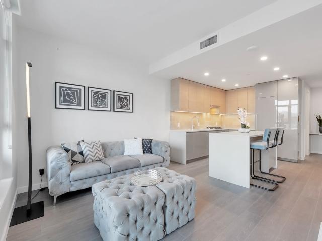 Apartment/Condo For Rent in Brentwood Park, Burnaby North